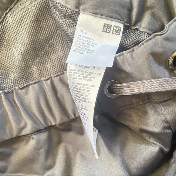 Uniqlo Women's Gray Hiking Outdoor Active Capri Pant Size S - Picture 3 of 10